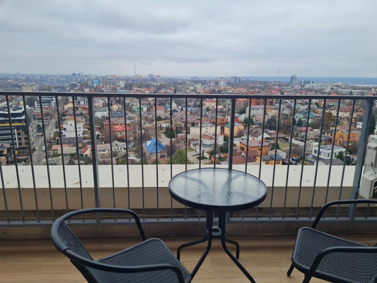 Apartplus - Затишні Апартаменти ドニプロペトロウシク エクステリア 写真